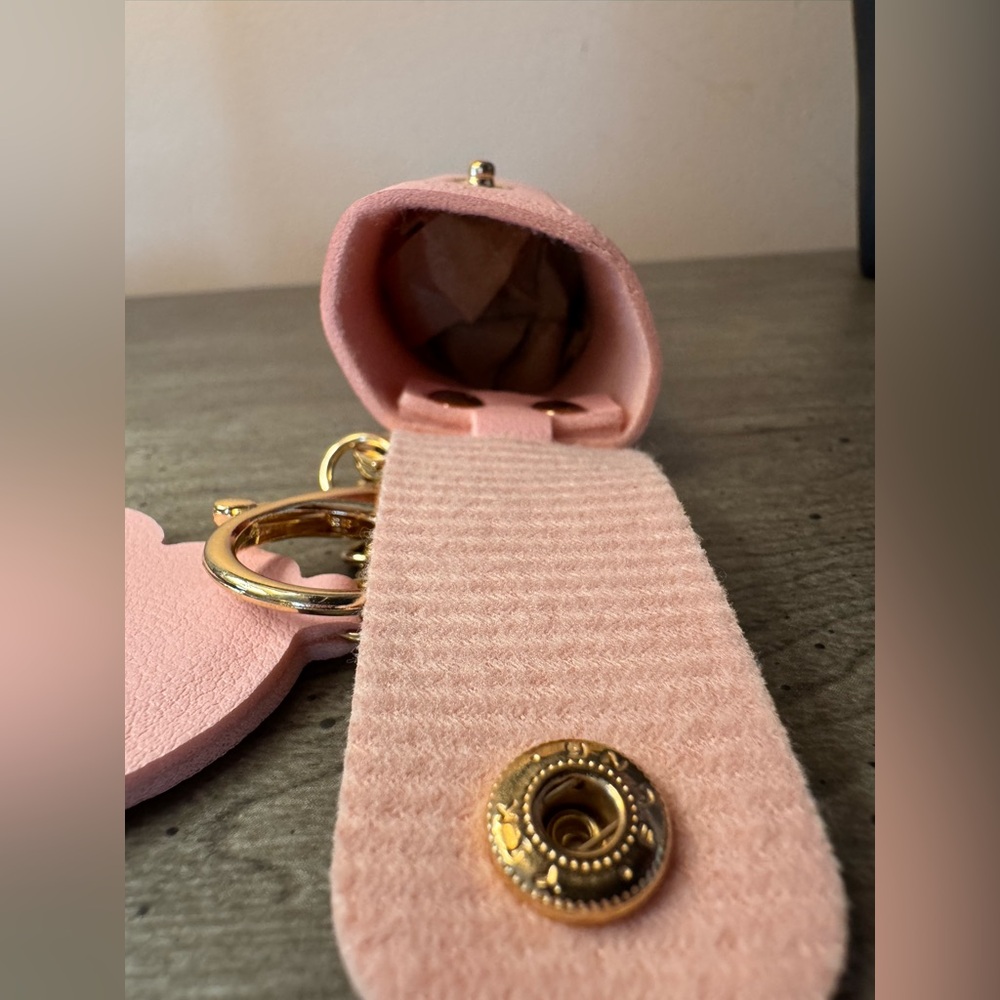 Pink Heart Keychain with Lipstick Holder - Picture 4 of 4